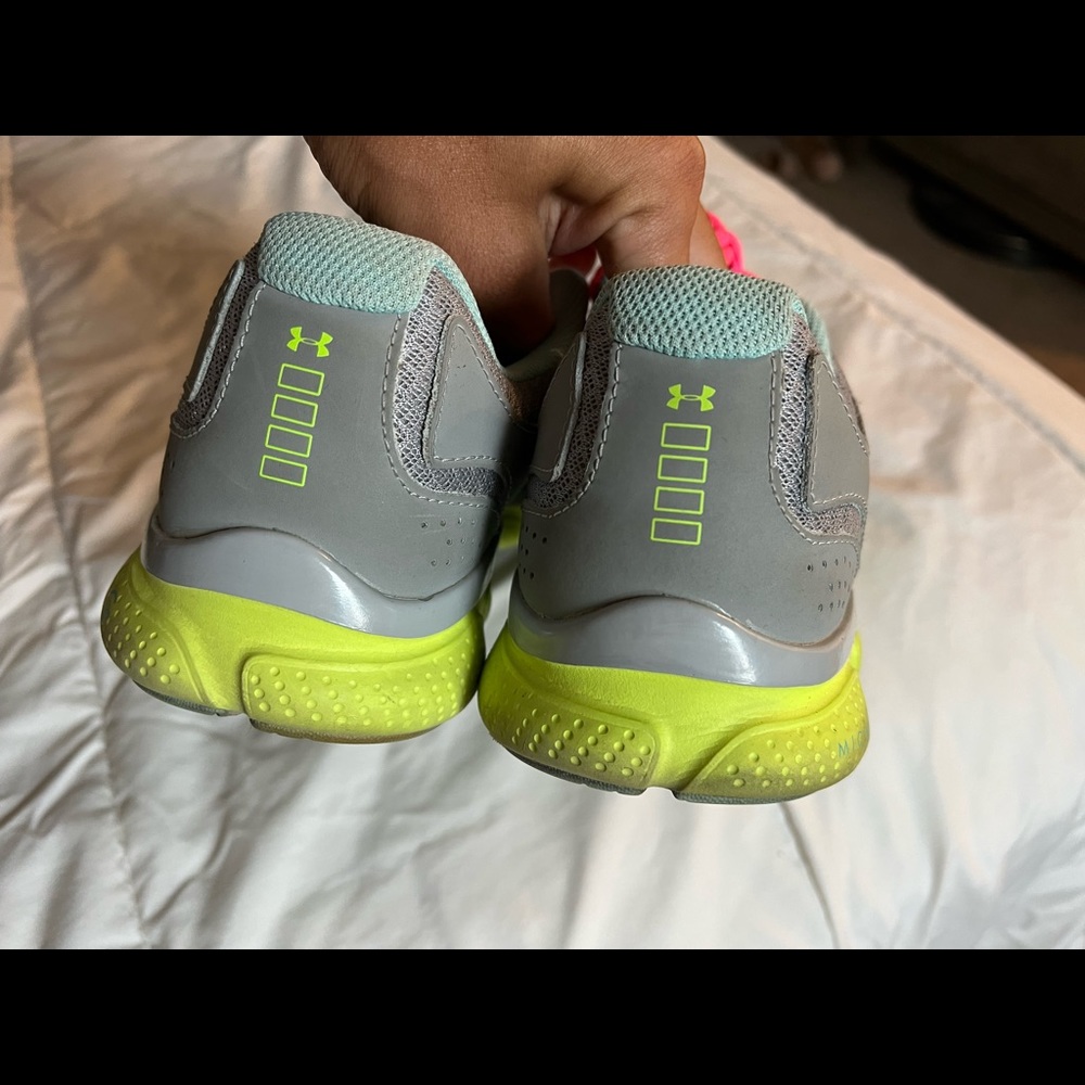Under Armour Sneaker - Picture 4 of 5
